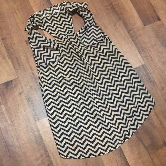 Button Down Tank Top - Picture 2 of 6